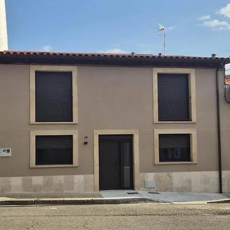 Casa Con Jardin 