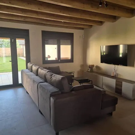 Casa Con Jardin 
