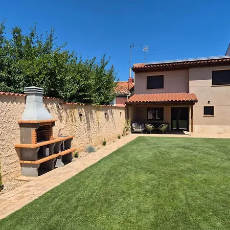 Casa Con Jardin 