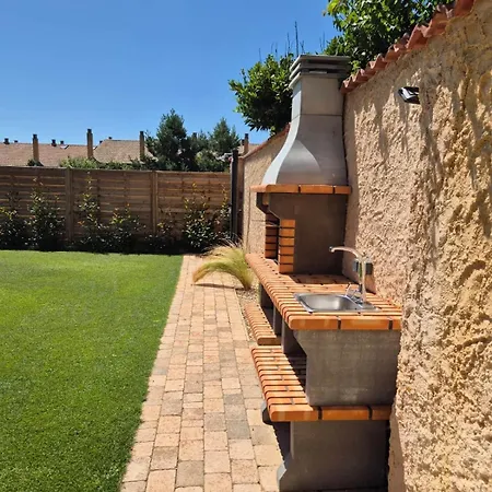 Casa Con Jardin 