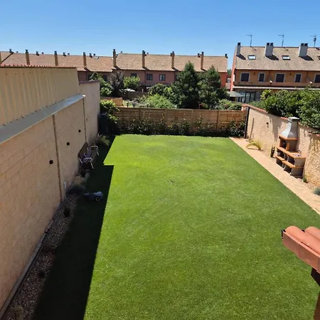 Casa Con Jardin 